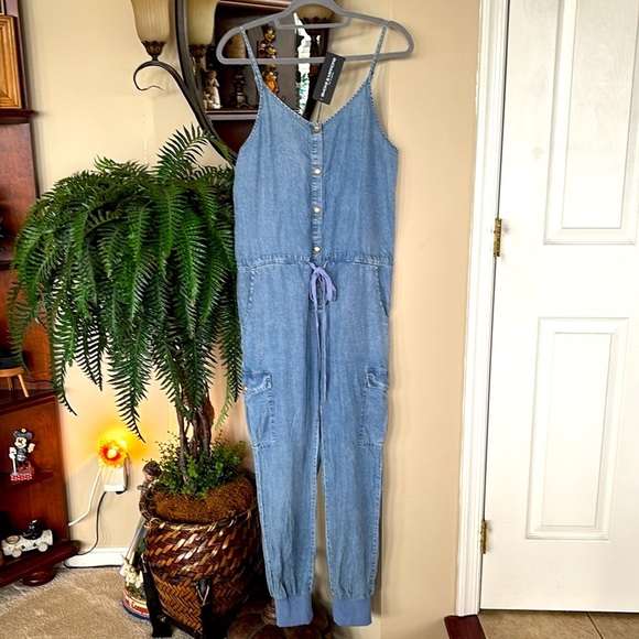 Brand New Smoke & Mirrors Blue Denim Jumpsuit Tencel Tie Cinched Waist Button Up - Picture 2 of 15